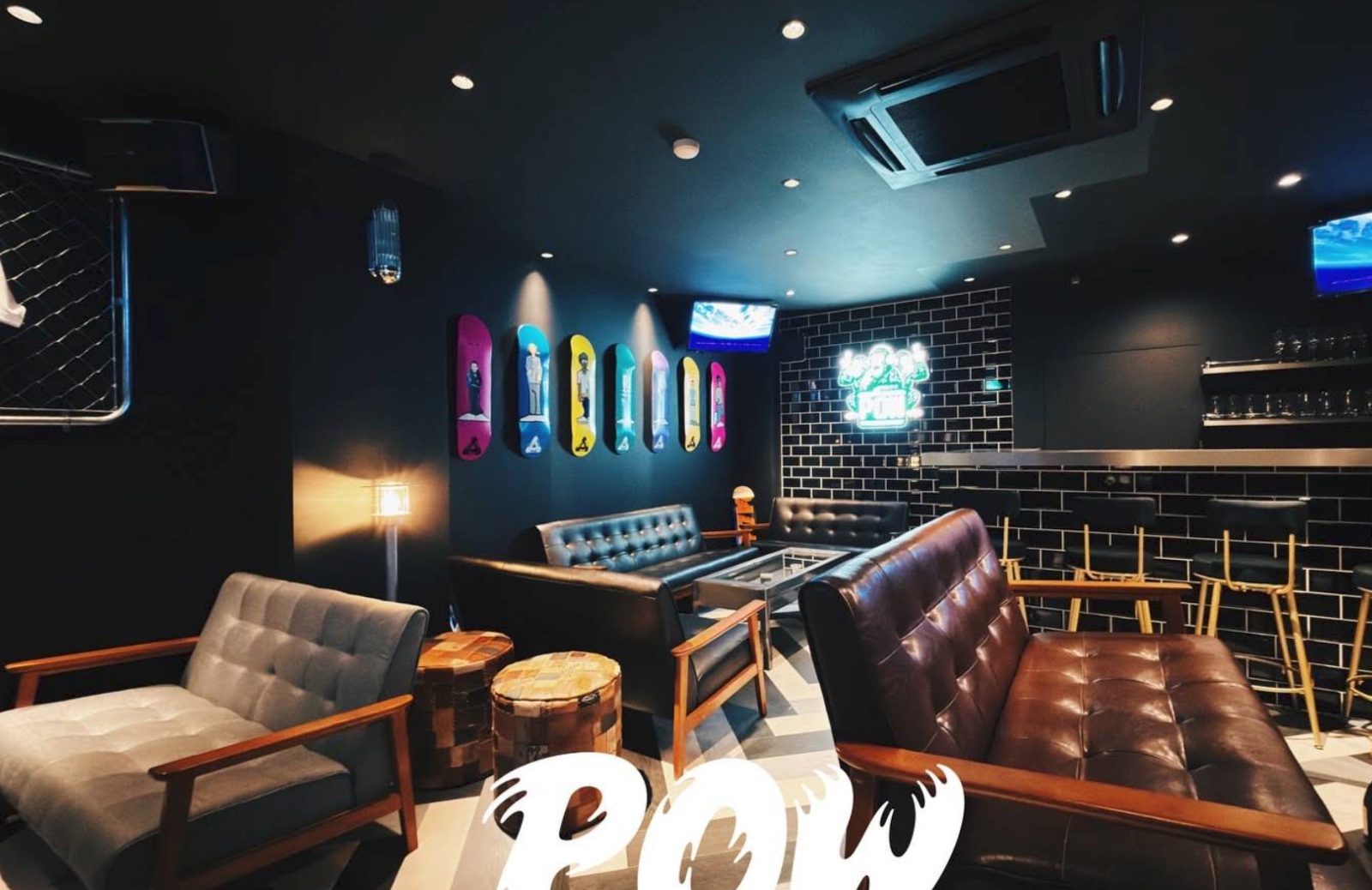 KARAOKE BAR POW 店内写真